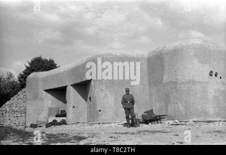 2. Weltkrieg in Europa - Bunker im Gebrauch der deutschen Wehrmacht // 2. Weltkrieg in Europa - Bunker von der Germay Armee/Wehrmacht/Heer verwendet Stockfoto