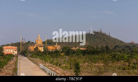 Vipassana Dhura buddhistisches Meditationszentrum, Stupas auf Phnom Oudong, Kampong Speu in der Provinz, Kambodscha Stockfoto