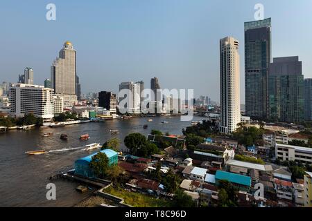 Panoramablick vom Symbol Siam, Skyline am Mae Nam Chao Phraya, Bang Rak Distrikt und Khlong San Stadtteil Thonburi, Bangkok, Thailand Stockfoto