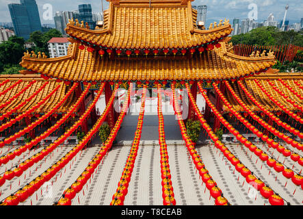 Thean Hou Tempel mit Laternen für das Chinesische Neue Jahr, Kuala Lumpur, Malaysia eingerichtet Stockfoto