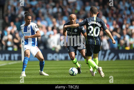 Brighton & Hove Albion Bernardo (links) und Manchester City Bernardo Silva (rechts) Kampf um den Ball während der Premier League Match an der AMEX Stadion, Brighton. Stockfoto