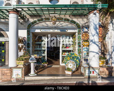 Keramik shop, Positano, Amalfi, Italien Stockfoto