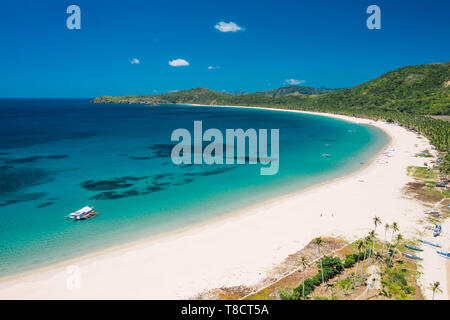 Erstaunlich Luftaufnahme von Nacpan Strand auf Palawan, Philippinen Stockfoto