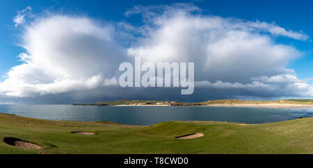 Durness Golf Course und Gewitterwolken am Balnakeil Bay in Durness an der Nordküste 500 Autowanderstraße im Norden von Schottland, Großbritannien Stockfoto