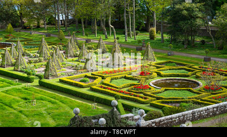 Garten auf Dunrobin Castle an der Nordküste 500 Autowanderstraße im Norden von Schottland, Großbritannien Stockfoto