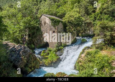 Frankreich, Gard, Gordes, cirque des Navacelles, die La Foux Wassermühle am Wiederaufleben des Vis Fluss, der Causses und der Cevennen, mediterranen Agro pastorale Kulturlandschaft, als Weltkulturerbe von der UNESCO Stockfoto