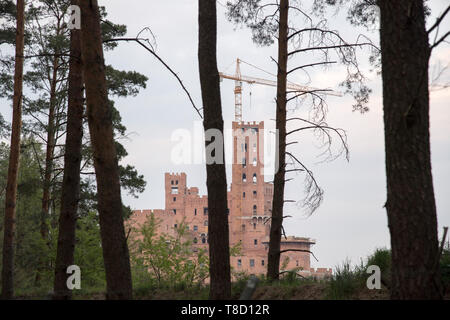 Baustelle der multifunktionale Gebäude Schloss in Stobnica, Polen. 1. Mai 2019 © wojciech Strozyk/Alamy Stock Foto Stockfoto