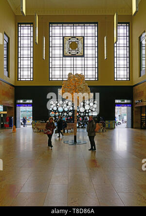 Genf, Schweiz - 4 May 2019 - Innenansicht der Gare Cornavin, der Hauptbahnhof in Genf. Es wird von den Unternehmen SBB-CFF betrieben Stockfoto