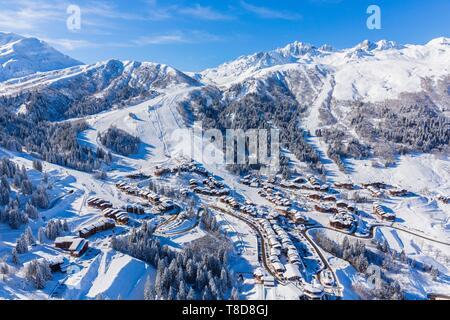 Frankreich, Savoyen, Valmorel, Massiv der Vanoise, Tarentaise, Blick auf das Massiv von La Lauziere und des Grand Pic de la Lauziere (2829m), (Luftbild) Stockfoto