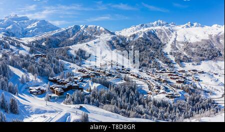 Frankreich, Savoyen, Valmorel, Massiv der Vanoise, Tarentaise, Ansicht von Cheval Noir (2832 m) und das Massiv von La Lauziere und des Grand Pic de la Lauziere (2829 m) (Luftbild) Stockfoto