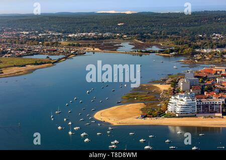 Frankreich, Gironde, Bassin d'Arcachon, Arcachon, Aiguillon Strand mit Teste de Buch, Salzwiesen und Dune du Pilat (Luftbild) Stockfoto