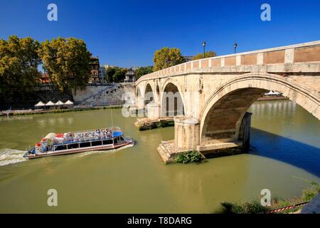 Italien, Latium, Rom, Altstadt zum Weltkulturerbe der UNESCO, das die Brücke Ponte Sisto, überspannt den Fluss Tiber Stockfoto