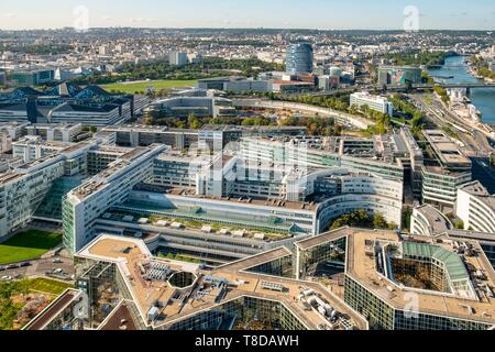 Frankreich, Paris (75), das Europäische Krankenhaus Georges-Pomidou im Vordergrund und das neue Gebäude des Ministeriums für Verteidigung genannt Hexagone Balard, im Jahr 2015 (Luftbild) geöffnet Stockfoto
