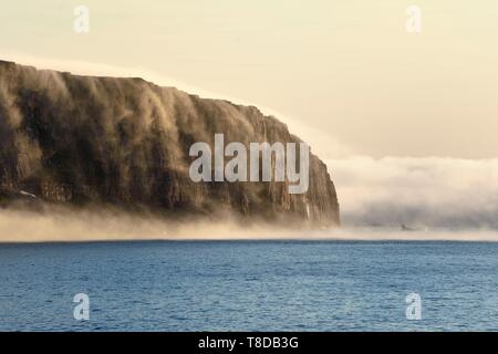 Grönland, Nordwestküste, Murchison sund nördlich der Baffin Bay, Hakluyt Insel Klippen aus dem westlichen Ufer der Insel Kiatak (Northumberland) Stockfoto