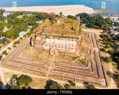 Myanmar (Burma), Sagaing Division, Mingun Stadt, Bodawpaya Pagode (Luftbild) Stockfoto