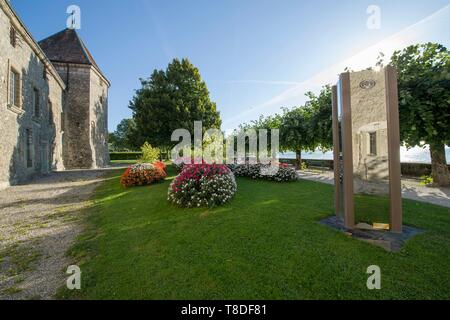 Schweiz, Kanton Waadt, Rolle, im Garten des Schlosses, den Spiegel Skulptur tempus Turm durch Denys Jaquet Stockfoto