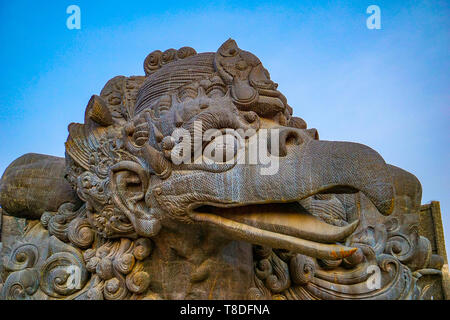 Garuda unerschrocken Hindu mythische Vogel Bild in GWK Kultur Park, Bali Stockfoto