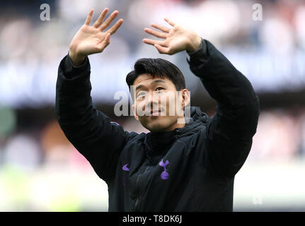 Tottenham Hotspur's Sohn Heung-min begrüßt die Fans nach dem letzten in der Premier League bei Tottenham Hotspur Stadion, London pfiff. Stockfoto