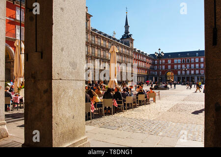 Cafés und Restaurants am Plaza Mayor. Madrid, Spanien. Europa Stockfoto