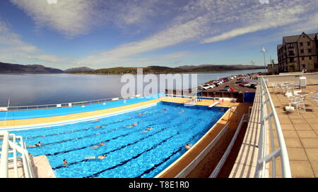 Gourock, Schottland, UK, 12. Mai, 2019, UK Wetter. sonnigen Scorcher am Open air Swimmingpool in Gourock. Kredit Gerard Fähre / alamy Leben Nachrichten Stockfoto