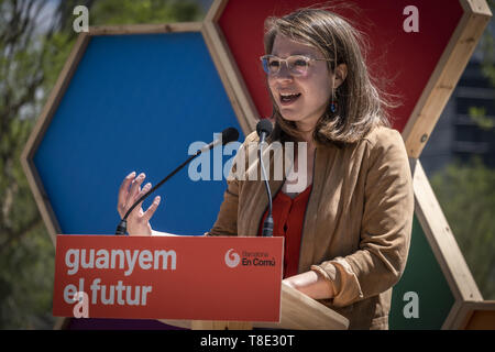 Barcelona, Katalonien, Spanien. 12. Mai 2019. Janet Sanz, aktuelle Stadtrat und Kandidat wird beobachtet, als er während der Zeremonie von Ada Colau Kampagne für die kommunalen 26 M. der Bürgermeister von Barcelona Ada Colau, Leiter der Liste, von yayo Herrero, Eloi Badia und Janet Sanz begleitet, die zukünftige Politik vorgelegt haben das Klima Notstand bei der kürzlich eingeweihte Les Glories Park während der Kommunalwahlen Kampagne zu Gesicht. Credit: Paco Freire/SOPA Images/ZUMA Draht/Alamy leben Nachrichten Stockfoto