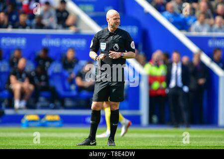 Leicester, Großbritannien. 12. Mai 2019. Schiedsrichter Anthony Taylor während der Premier League Match zwischen Leicester City und Chelsea für die King Power Stadion. Nur die redaktionelle Nutzung, eine Lizenz für die gewerbliche Nutzung erforderlich. Foto darf nur für Zeitung und/oder Zeitschrift redaktionelle Zwecke verwendet werden. Credit: MI Nachrichten & Sport/Alamy leben Nachrichten Stockfoto