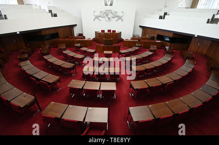 Bremen, Deutschland. 10. Mai, 2019. Die Stühle im Plenarsaal der Bürgerschaft sind leer. Am 26. Mai, die Wahlen der Bürger wird in der kleinste Bundesland Deutschlands parallel zu den Wahlen zum Europäischen Parlament statt. (Dpa Thema Paket für 13.05.2019) Credit: Carmen Jaspersen/dpa/Alamy leben Nachrichten Stockfoto