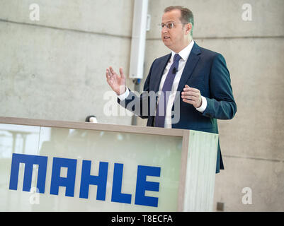 Stuttgart, Deutschland. 13. Mai, 2019. Jörg Stratmann, Geschäftsführer der Mahle GmbH, spricht auf der Bilanzpressekonferenz der Automobilzulieferer Mahle. Credit: Fabian Sommer/dpa/Alamy leben Nachrichten Stockfoto