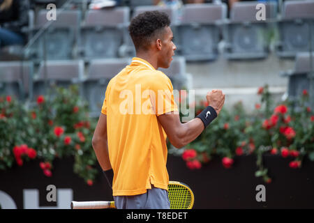 Rom, Italien. 13. Mai, 2019. Felix Auger-Aliassime (können) feiert Borna Coric (CRO) während Internazionali BNL D'Italia Italian Open auf dem Foro Italico, Rom, Italien Am 8. Mai 2019. Foto von Giuseppe Maffia. Credit: UK Sport Pics Ltd/Alamy leben Nachrichten Stockfoto