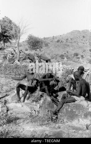 Afrikanische Stammesangehörige in Kamerun village Afrika 1959 Stockfoto