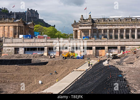 Landschaftsbau von Osten die Princes Street Gardens durchgeführt wird, als Teil der Entwicklung der National Gallery of Scotland in Edinburgh, Schottland, Großbritannien Stockfoto