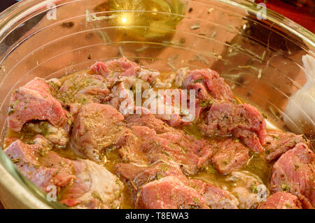 Mexikanische Rindfleisch in arrachera Marinade, mit Kräutern und Gewürzen, kopieren Raum Stockfoto