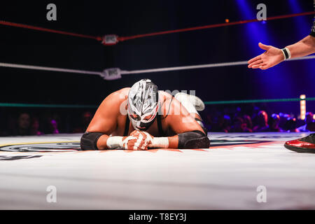 London, Großbritannien. 11. Mai 2019. Lucha Libre Welt Abend Show im Roundhouse, Camden, London, UK. Silver King. Am Ende der Show, mexikanischen Wrestler "Silver King', realen Namen César González, im Alter von 51, leiden würde, was geglaubt wird, ein Herzstillstand während auf der Show und später verstorben. Quelle: Carol Moir/Alamy Stockfoto