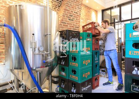 Frankreich, Nord, Lille, Vieux Lille, Jean Jacques Rousseau Street, Celestin Micro Brauerei, Bier, vor Ort Stockfoto