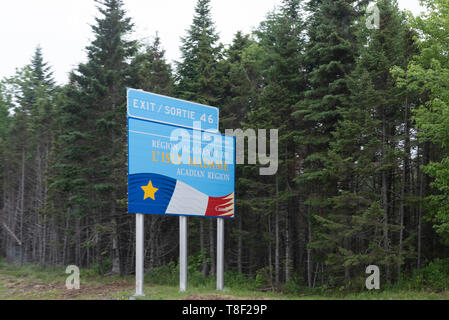 Blick auf und entlang der Trans-Canada Highway 104 & 102 auf der Fahrt von Cape Breton nach Halifax, Nova Scotia. Stockfoto