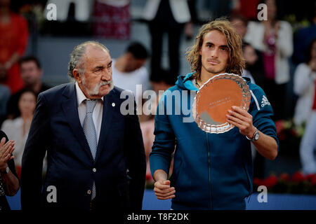 Stefanos Tsitsipas aus Griechenland während der Mutua Madrid Open Masters Finale gegen Novak Djokovic aus Serbien gesehen am Tag acht bei Caja Magica in Madrid. Novak Djokovic schlägt Stefanos Tsitsipas. Stockfoto