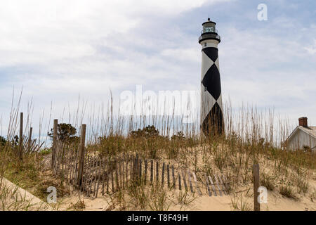 Ein Rautenmuster auf der Leuchtturm am Cape Lookout National Seashore lackiert Stockfoto