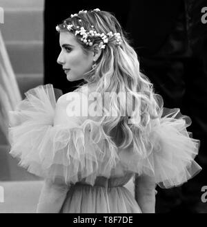 New York, NY - Mai 06, 2019: Emma Roberts kommt für die 2019 Met Gala feiern Camp: Hinweise auf die Art und Weise an der Metropolitan Museum der Kunst Stockfoto