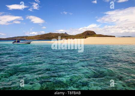 Frankreich, Insel Mayotte (französische überseeische Departements), Grande Terre, M'Tsamoudou, Insel mit weißem Sand auf dem Korallenriff in der Lagune mit Blick auf Saziley Punkt Stockfoto