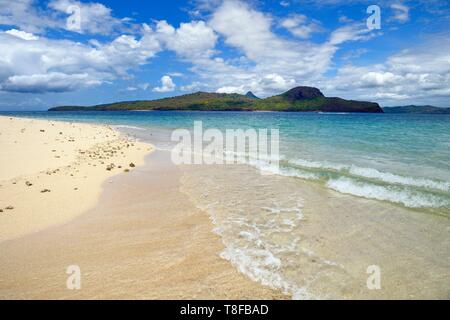 Frankreich, Insel Mayotte (französische überseeische Departements), Grande Terre, M'Tsamoudou, Insel mit weißem Sand auf dem Korallenriff in der Lagune mit Blick auf Saziley Punkt Stockfoto