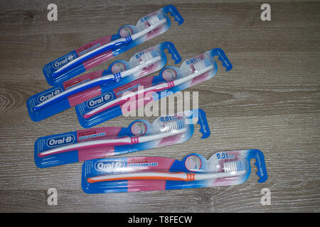 Chiangmai, Thailand - 13. Mai 2019: Produkt Schuß von Oral B Zahnbürste. Produkt von Colgate Palmolive Thailand Unternehmen. Stockfoto