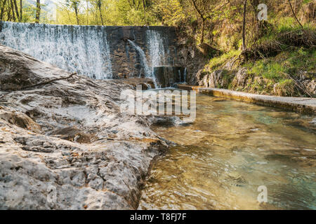 Wasserfall an der Val Vertova Torrent in der Nähe von Bergamo, Seriana Tal, Italien, Stockfoto