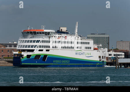 Portsmouth, England, Großbritannien. Mai 2019. Die roro Fähre Victoria Wight verlassen Der Sturz, Portsmouth für die Isle of Wight Stockfoto