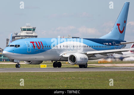 TUI Airways Boeing 737-800 Flugzeuge, Registrierung G-TAWC, Vorbereitung nehmen Sie vom Flughafen Manchester, England. Stockfoto