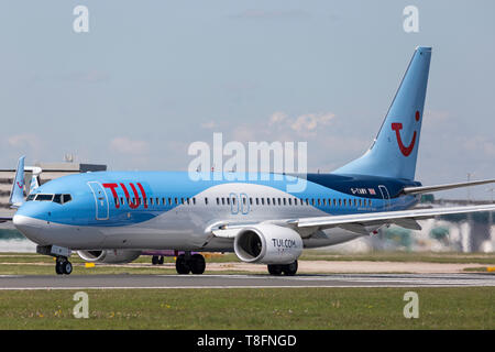 TUI Airways Boeing 737-800 Flugzeuge, Registrierung G-TAWV, Vorbereitung nehmen Sie vom Flughafen Manchester, England. Stockfoto