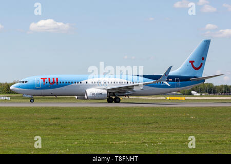TUI Airways Boeing 737-800 Flugzeuge, Registrierung G-TAWV, Vorbereitung nehmen Sie vom Flughafen Manchester, England. Stockfoto