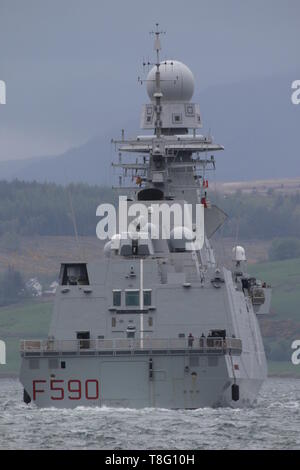 Seine Carlo Bergamini (F 590), eine Bergamini-Klasse Fregatte von der Italienischen Marine betriebenen, vorbei an Gourock während der Übung gewaltige Shield 2019. Stockfoto