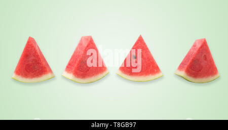 Wassermelone auf gelben Hintergrund. Moderner Stil. kreative Fotografie Stockfoto