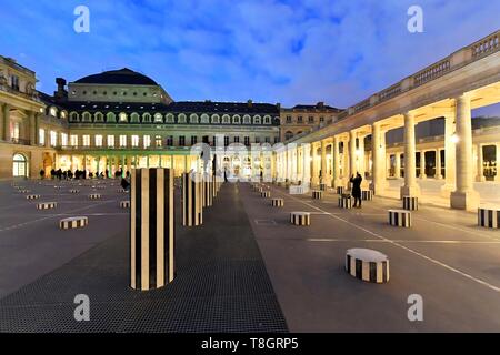 Frankreich, Paris, Palais Royal (Königlicher Palast) Daniel Buren Kunstwerk auf dem Platz des Kulturministeriums Stockfoto