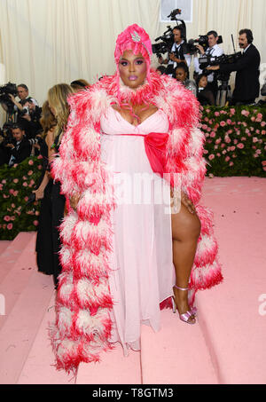 Lizzo Teilnahme an das Metropolitan Museum der Kunst Kostüm Institut Benefiz-gala 2019 in New York, USA. Stockfoto